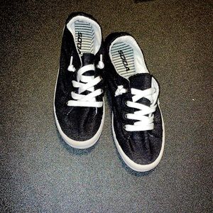 Soda NWT black with white shoestrings and sole!